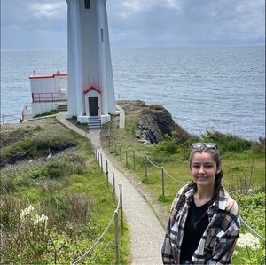 Meet your Posher, Hayley